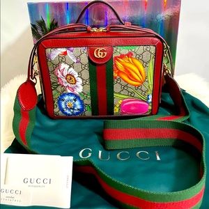 Brand new Gucci supreme floral print one-of-a-kind bag.